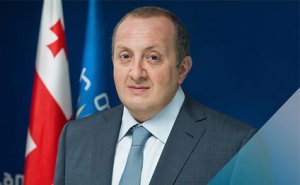 12.02.2014. -  Gürcüstan prezidenti Azərbaycanda rəsmi səfərdədir
