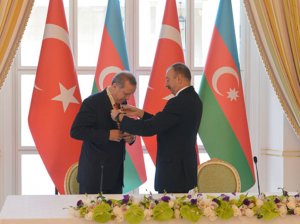 04.09.2014- Azərbaycan prezidenti türkiyəli həmkarına “Heydər Əliyev” ordenini təqdim edib - FOTOSESSİYA