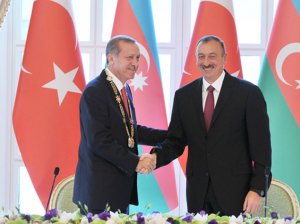 04.09.2014- Azərbaycan prezidenti türkiyəli həmkarına “Heydər Əliyev” ordenini təqdim edib - FOTOSESSİYA
