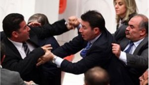 Türkiyə parlamentində kütləvi dava: 4 deputat yaralandı - (Fotolar)
