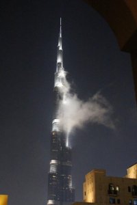 Dubayda dünyanın ən böyük binası yanır - (Fotolar)