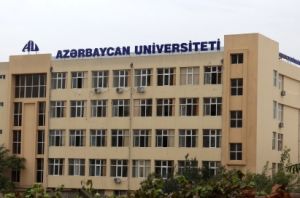Azərbaycan universitetində maaş üsyanı