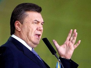24.02.2014. -  Yanukoviç bağ evindən 650 milyon dollarla qaçıb – VİDEO