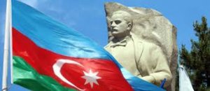 1969-cu ildə üçrəngli bayrağımızı xəlvəti olaraq Azərbaycana kim gətirdi?